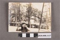 藏品(女子盪鞦韆獨照)的圖片