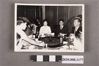 藏品(餐敘一景)的圖片