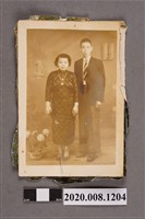 藏品(男女站立合照)的圖片