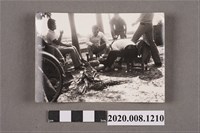 藏品(多名男子工作照)的圖片