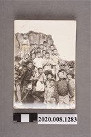 藏品(多名小孩於礁岩合照)的圖片