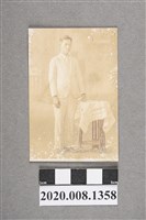 藏品(男子站姿獨照)的圖片