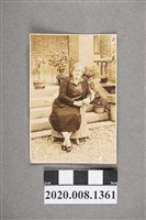 藏品(女子坐姿獨照)的圖片