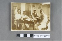 藏品(杜香國與3友人合照)的圖片