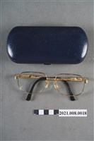 藏品(盧修一所有細邊方框眼鏡組)的圖片