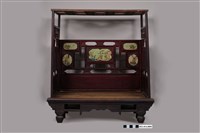 藏品(朱漆鑲彩繪玻璃畫八腳紅眠床)的圖片