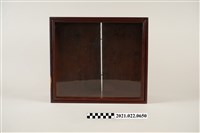 藏品(單側玻璃木質書櫃)的圖片