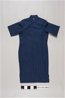 藏品(寶藍色蕾絲繡花立領五分袖夏旗袍與內襯衣組)的圖片