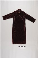 藏品(棗紅絨花立領長袖冬旗袍)的圖片