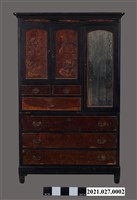 藏品(黑漆貼木衣櫃)的圖片