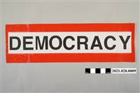 藏品(有著「DEMOCRACY」字樣的海報)的圖片