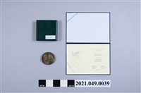 藏品(李遠哲2011年科沃斯獎證書獎章組)的圖片