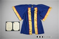 藏品(李遠哲2002年澳大利亞新南威爾斯大學名譽博士證書及袍服組)的圖片