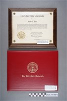 藏品(李遠哲2002年美國俄亥俄州立大學名譽博士證書組)的圖片