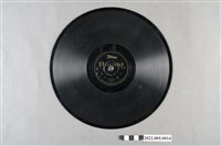 藏品(HIKOKI(飛行機唱片商標)編號「19013」《流行小曲：雪梅思君（三）、雪梅思君（四）》10吋蟲膠唱片)的圖片