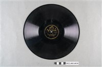藏品(勝利(日)編號「A-4199」《新歌謠：南の憧れ、島のみのり》10吋蟲膠唱片)的圖片