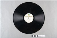 藏品(Parlophone(日)編號「E2016」《台北市民歌、吾等の台北》10吋蟲膠唱片)的圖片