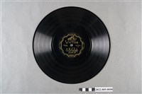 藏品(勝利(日)編號「50755」《映画小唄：東京行進曲、紅屋の娘》10吋蟲膠唱片)的圖片