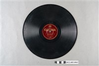 藏品(古倫美亞(日)編號「1420」《流行歌：リンゴ園の少女、リンゴ追分》10吋蟲膠唱片)的圖片