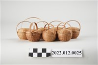 藏品(劉靜枝編製小竹籃一串)的圖片