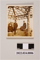 藏品(張子敬與三個男人合照黑白照片)的圖片