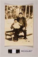 藏品(張子敬與兒黑白合照黑白照片)的圖片