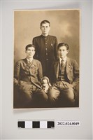 藏品(1941年12月10日張子敬與人合照黑白照片)的圖片