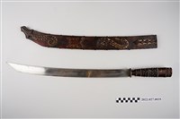 藏品(排灣族百步蛇紋佩刀組)的圖片
