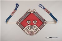 藏品(西拉雅族紅底肚兜)的圖片