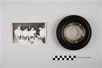 藏品(臺灣省交通處公路局菸灰缸紀念物與照片)的圖片