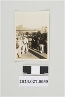 藏品(徐家文物人物群體遊行黑白照片)的圖片