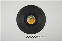 藏品(亞洲唱片廠《輕音樂：東京的羔羊/美空之賣花姑娘》蟲膠10吋唱片)的圖片
