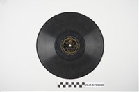 藏品(日語流行歌《南京夜曲、國境之牧歌》蟲膠唱片)的圖片