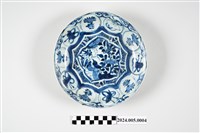 藏品(青花錦地開光花鳥紋盤)的圖片