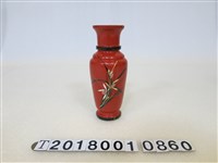 藏品(松鋒愛霞結婚紀念紅色漆器花瓶)的圖片