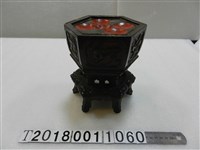 藏品(漆器六腳置物檯)的圖片