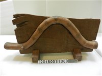 藏品(牛擔木雕展示品)的圖片