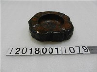 藏品(菊花木菸灰缸)的圖片