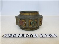 藏品(雙層花形錫製置物盒)的圖片