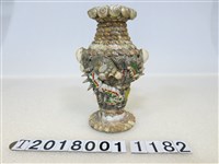 藏品(綠龍裝飾貝殼拼貼花瓶)的圖片