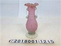 藏品(紅喜雙耳滾邊玻璃花瓶)的圖片