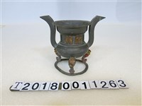 藏品(鹿港爱具福壽雙耳三腳錫香爐)的圖片
