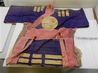 藏品(太極藍底粉色緄邊右衽衫)的圖片