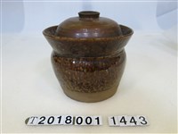 藏品(含蓋有槽油甕)的圖片