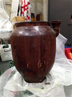 藏品(陶製鶯歌和成醬油缸)的圖片