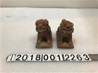 藏品(紅磚燒麒麟燭台組)的圖片