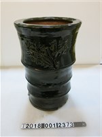 藏品(鶯歌新興綠釉直立式陶器)的圖片