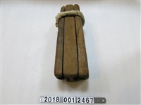 藏品(木製方形斜線紋糕餅模具)的圖片