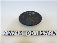 藏品(臺灣蝴蝶蘭漆器掛飾)的圖片