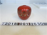 藏品(臺中公園湖邊亭子樹林圖漆器甕)的圖片